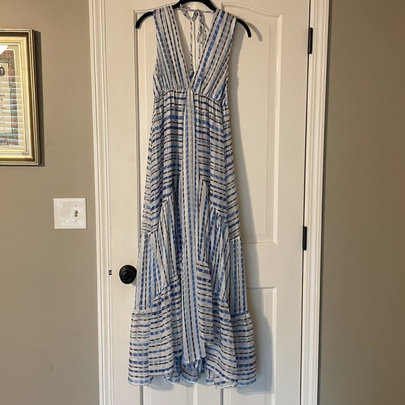 Misa Dominika tiered Maxi Dress 💙🤍 - Picture 5 of 9